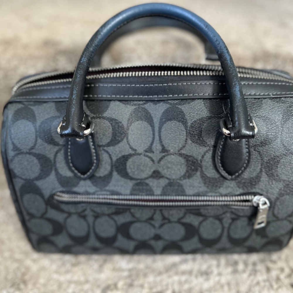 Coach Purse Signature Pattern - Picture 2 of 3